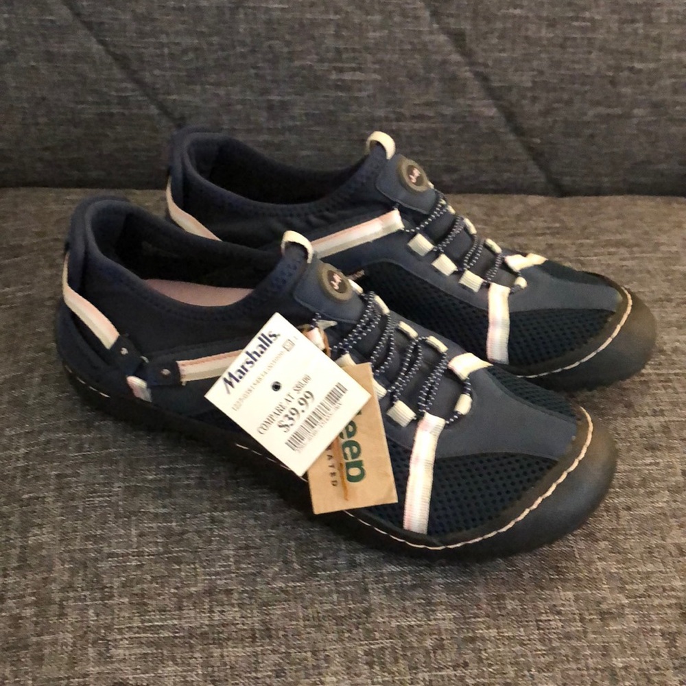 J-41 by Jeep Water Ready Hiking Shoes